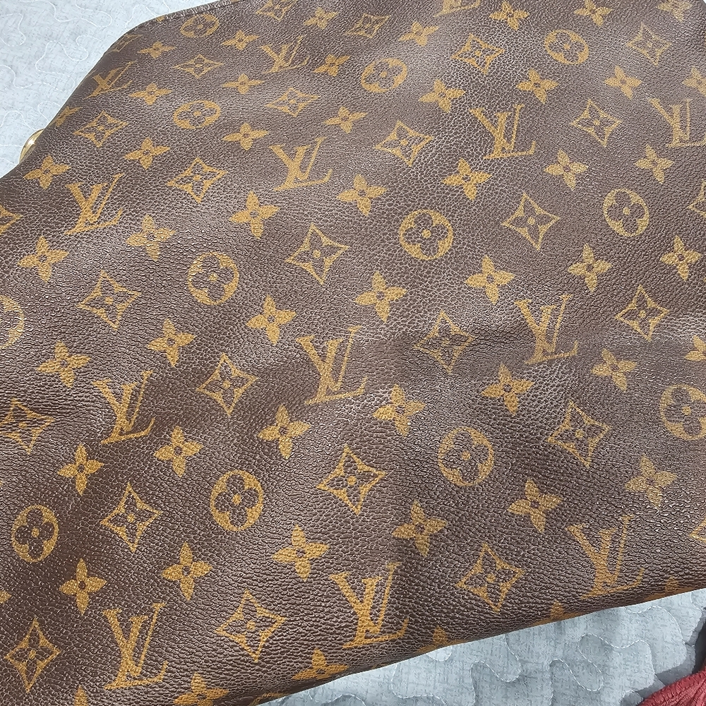 Louis Vuitton Artsy MM Monogram Hobo Bag, Read Description - Picture 5 of 16